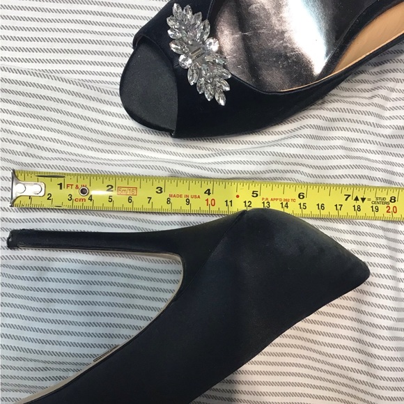 Badgley Mischka - Picture 2 of 5